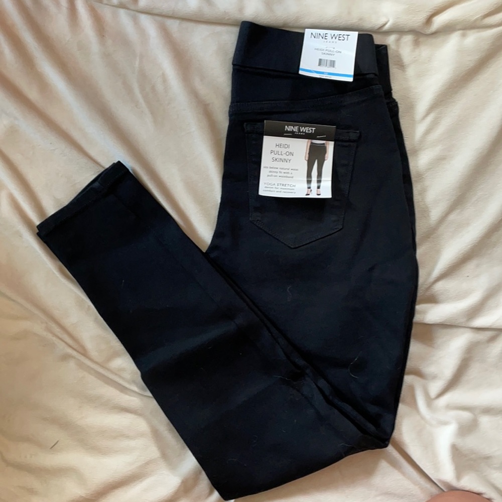 Nine West woman’s Heidi pull-on skinny jeans